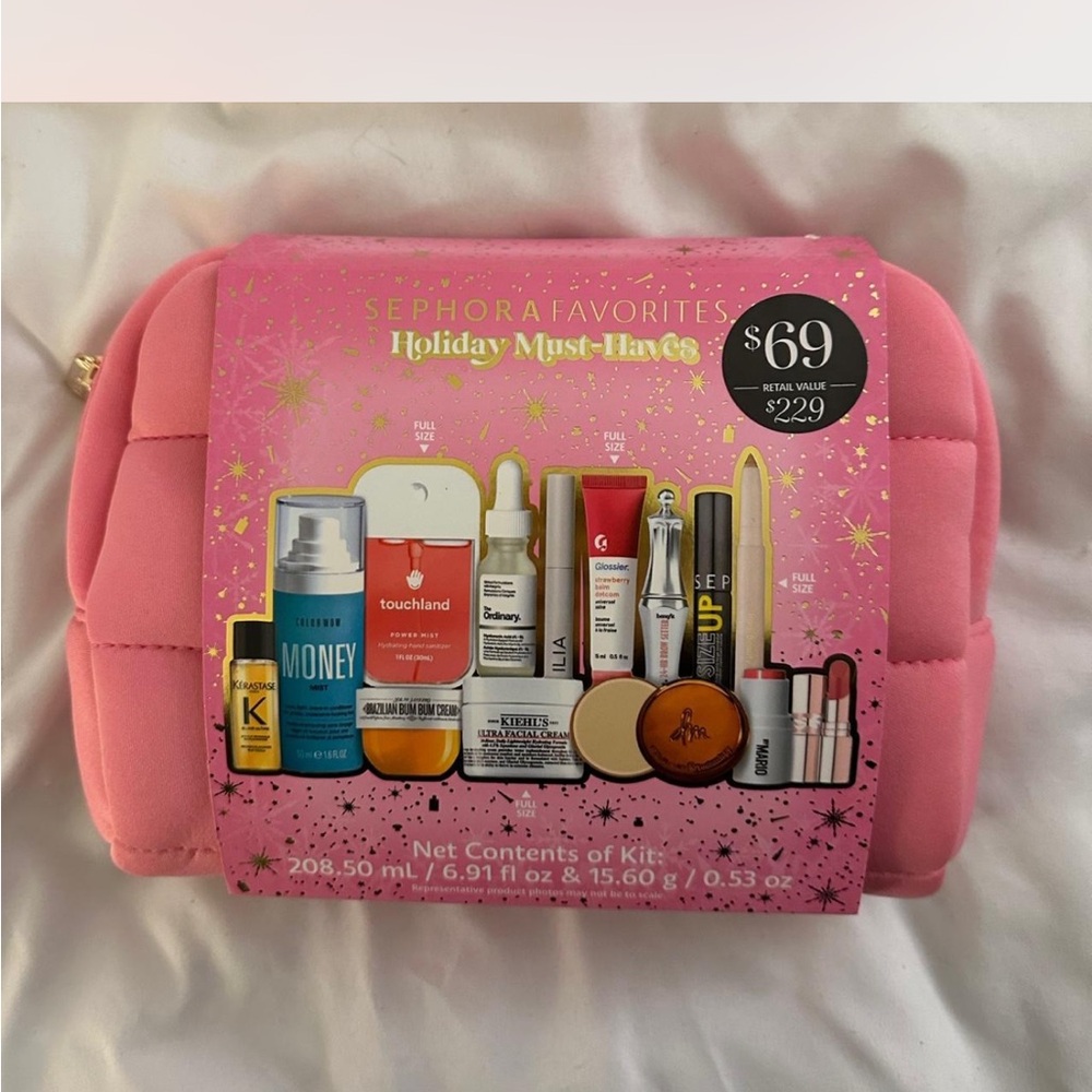 Sephora Holiday Must-Have 2025 pink makeup bag set
